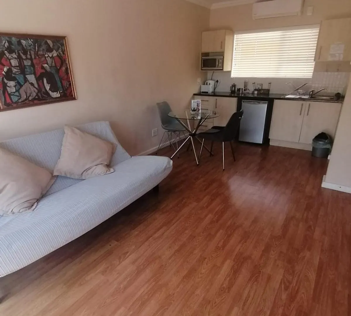 Jenvey House Selfcatering Apartments & Bnb Port Elizabeth
